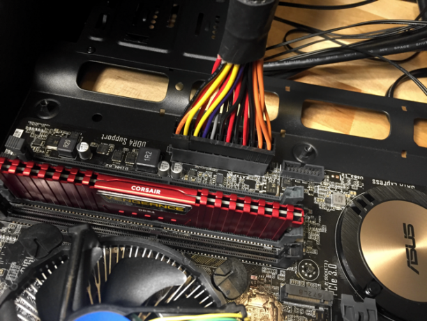 Como construir seu próprio PC build pc psu motherboard power