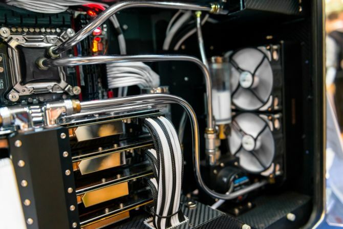 O melhor guia para o seu PC: tudo o que você queria saber - e mais detalhes sobre refrigeração de água pc closeup