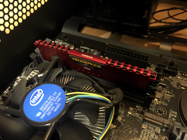 Como construir seu próprio PC build pc ram