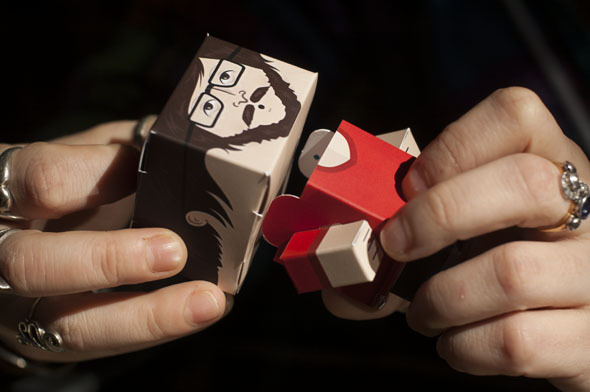 Projete, encomende e monte sua mini figura pessoal com o Foldable.me [Giveaway] DSC 0110