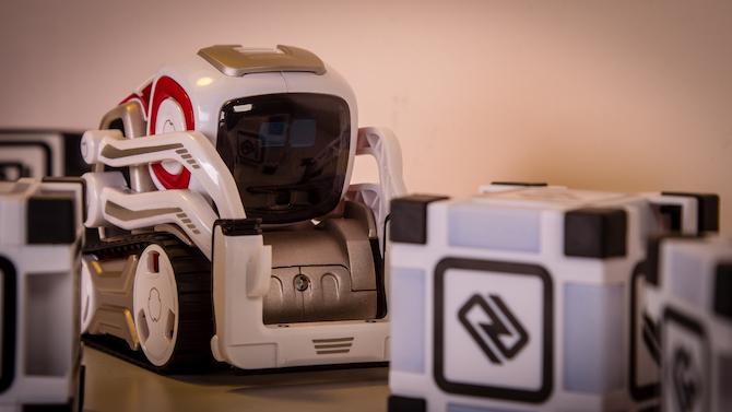 Este robô de brinquedo tem vida própria: Anki Cozmo Review Cozmo 4