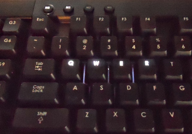 avaliação do teclado para jogos corsair vengeance k95