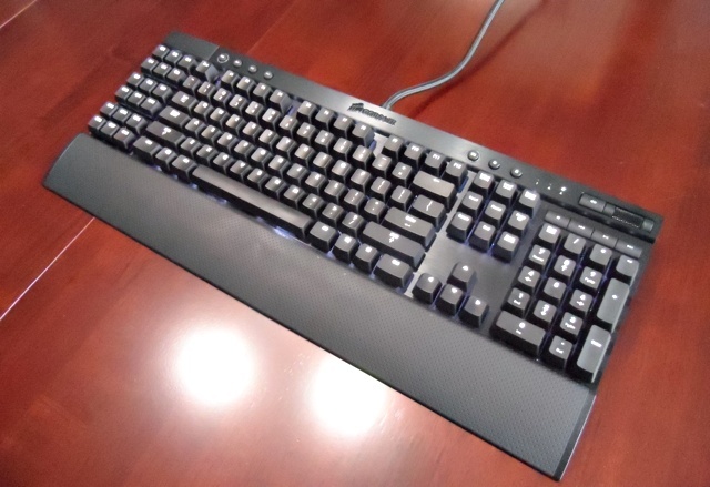 avaliação do teclado para jogos corsair vengeance k95